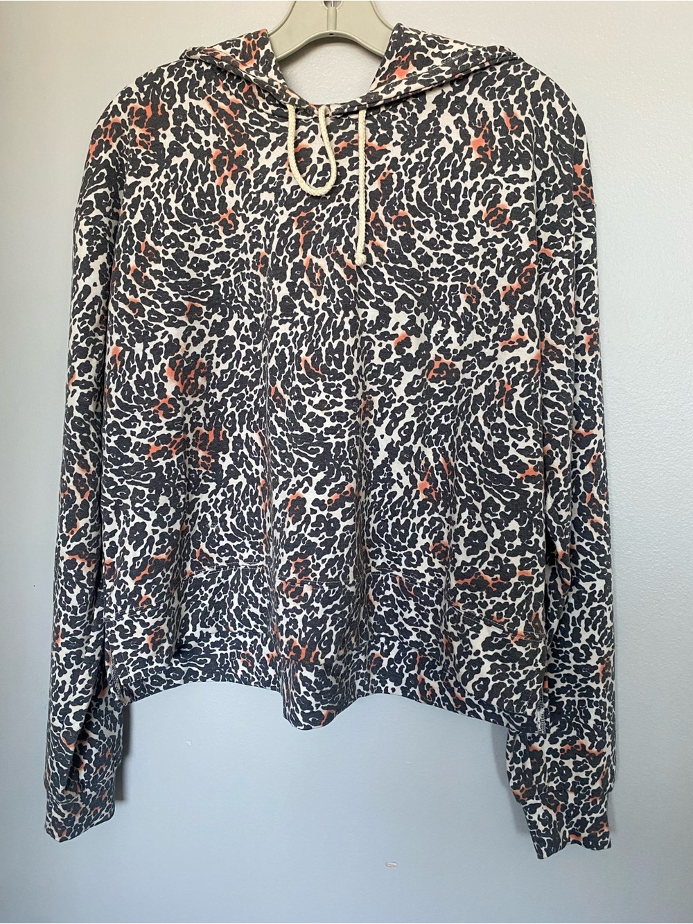 saltwater LUXE Leopard-Print Hooded Top in Black, Cream & Rust  W 22. L 19